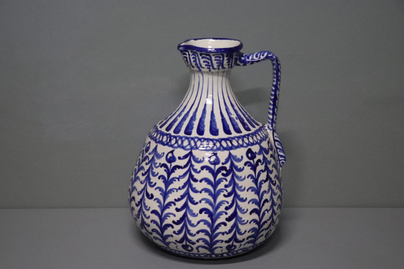 Bombona con decoración vegetal