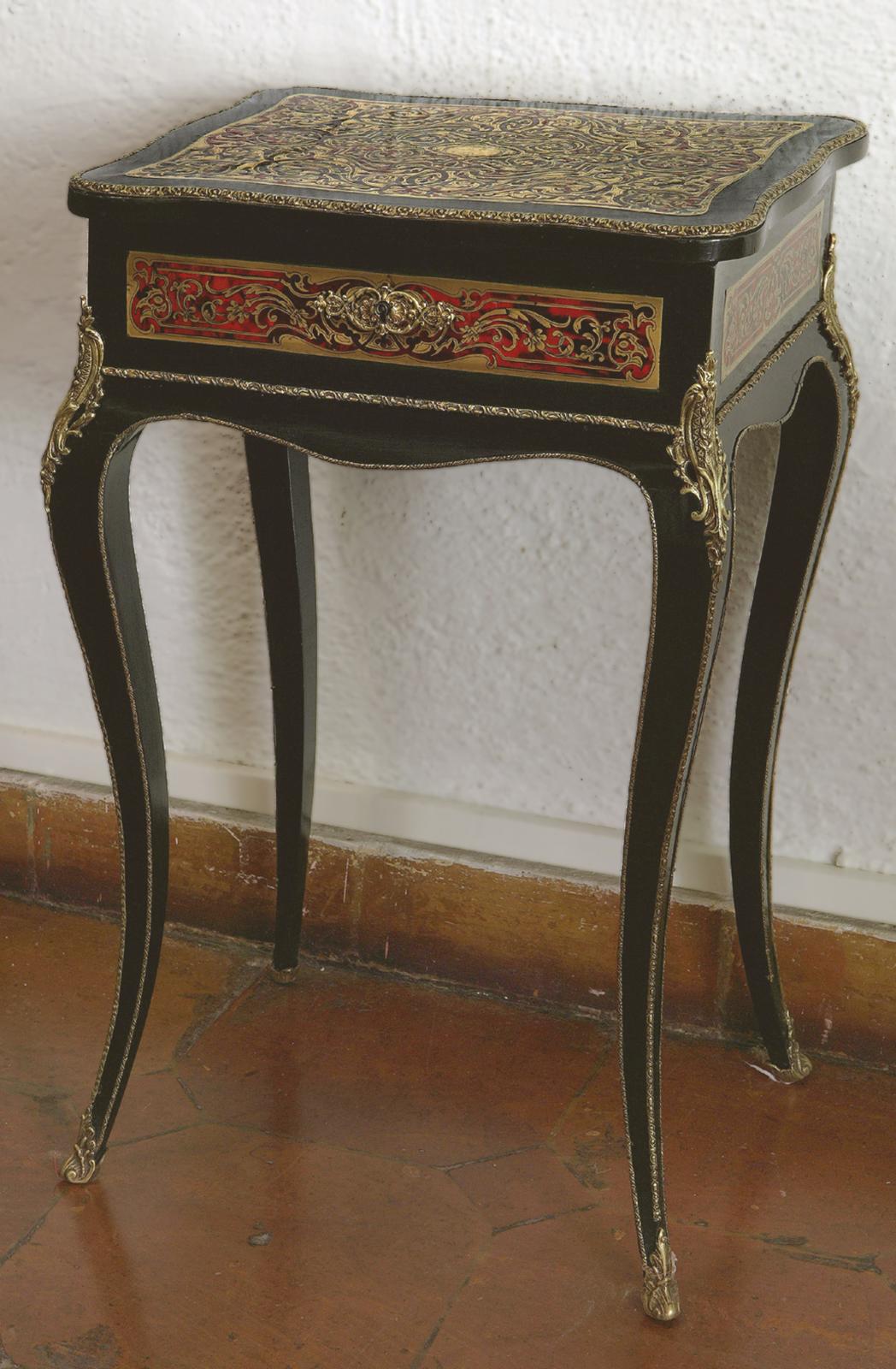 Mesita costurero estilo "Boullé"